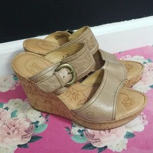 Born cream tan wedges size 8